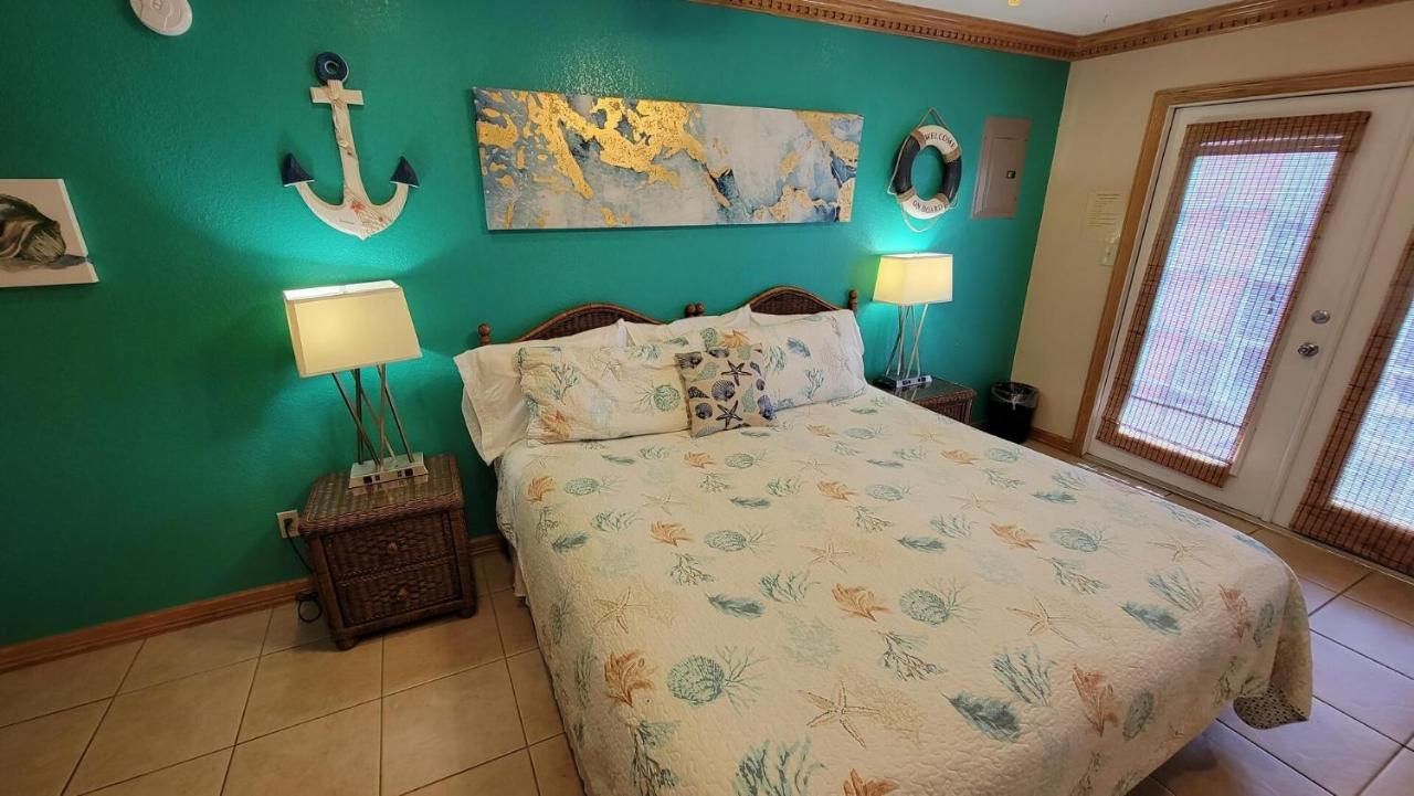 Cozy 2 Bedroom With Big Pool - Campeche Triplex Unit C Home South Padre Island Exteriér fotografie