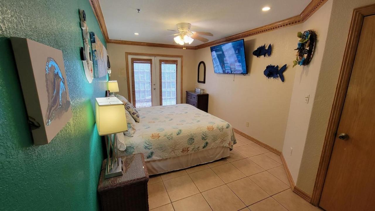 Cozy 2 Bedroom With Big Pool - Campeche Triplex Unit C Home South Padre Island Exteriér fotografie