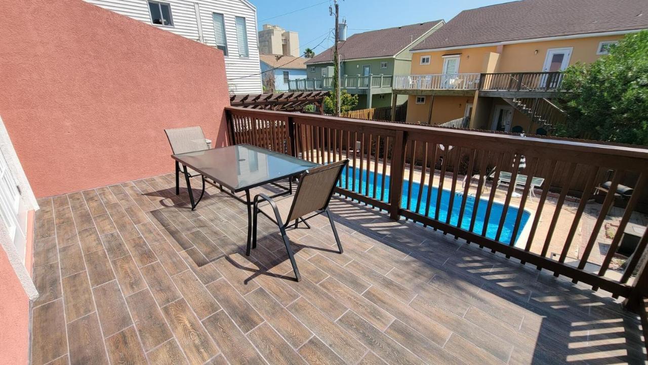 Cozy 2 Bedroom With Big Pool - Campeche Triplex Unit C Home South Padre Island Exteriér fotografie